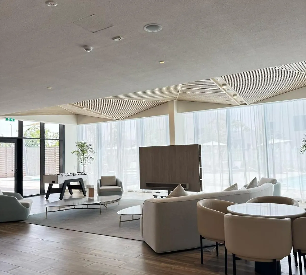 Modern Luxury At The Yas Escape Villa Abu Dzabi